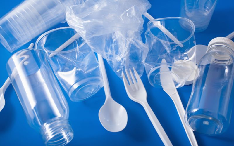 Single-Use and Multi-Use Plastics